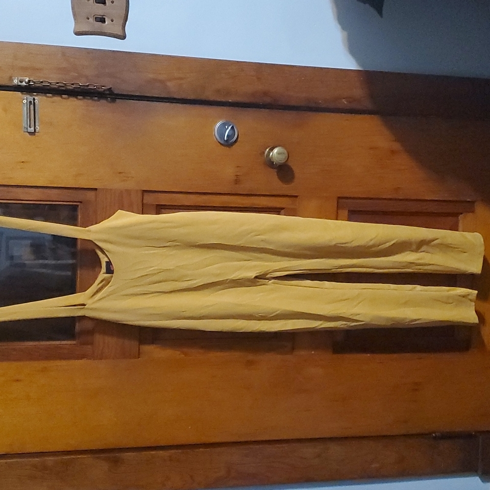 ❤️ USA brand mustard yellow romper. Size Medium